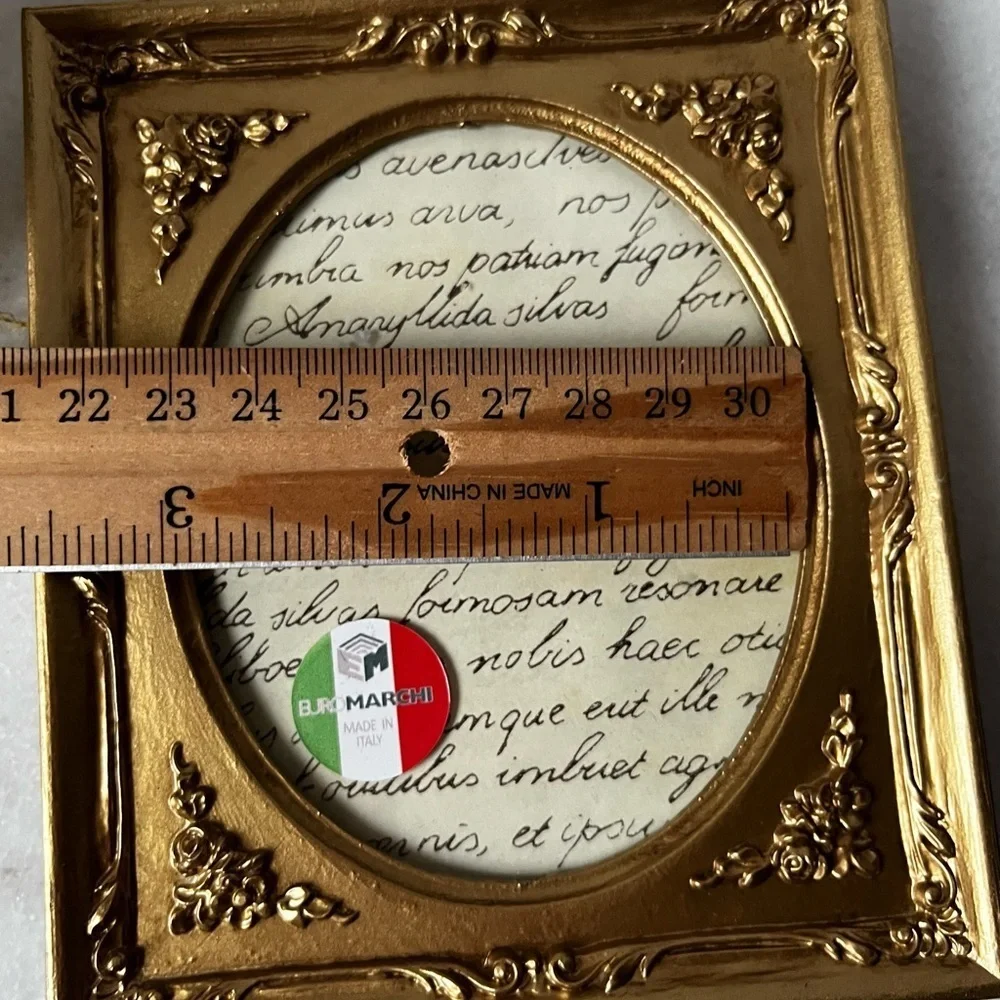 Baroque-style photo frame by Euromarchi, Italy gold ornate oval opening NEW…wood